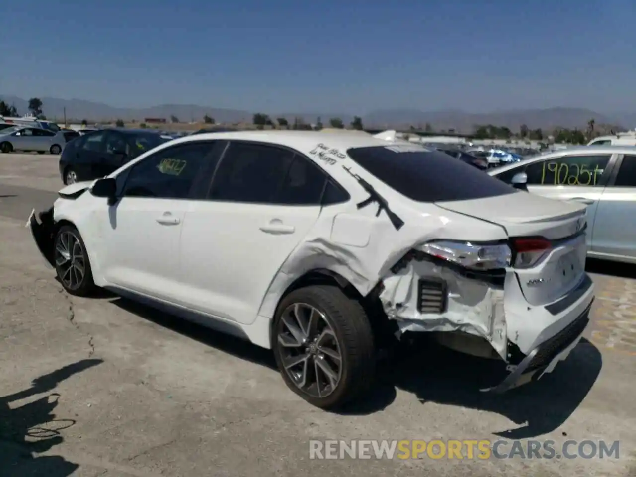 3 Photograph of a damaged car 5YFS4RCE6LP034107 TOYOTA COROLLA 2020