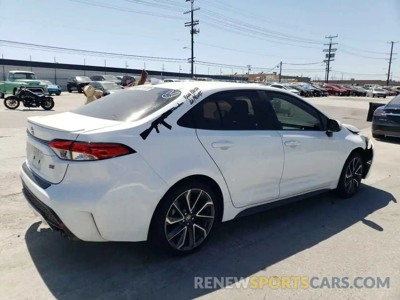 4 Photograph of a damaged car 5YFS4RCE6LP034107 TOYOTA COROLLA 2020