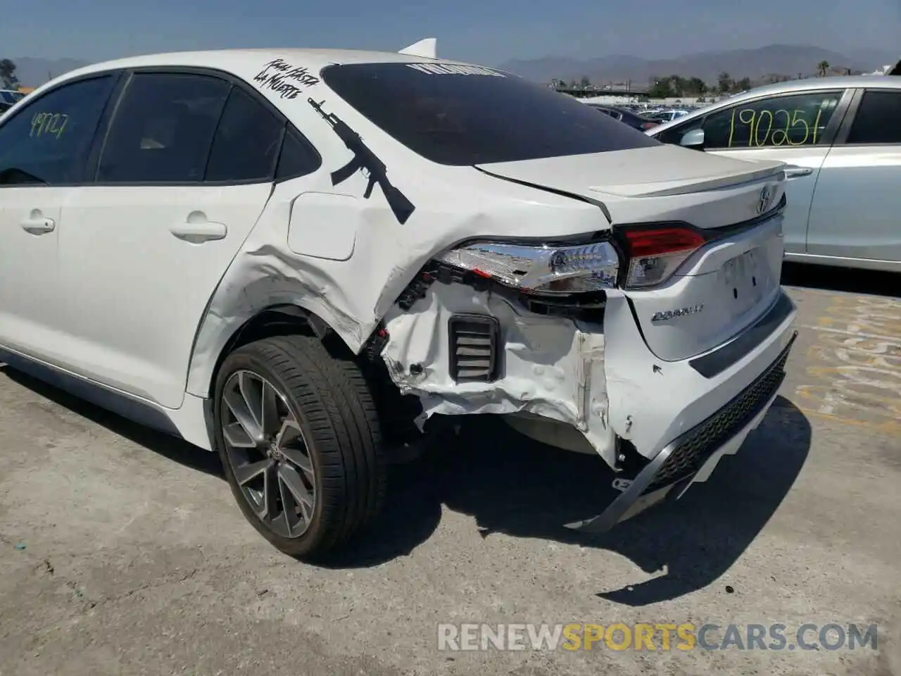 9 Photograph of a damaged car 5YFS4RCE6LP034107 TOYOTA COROLLA 2020