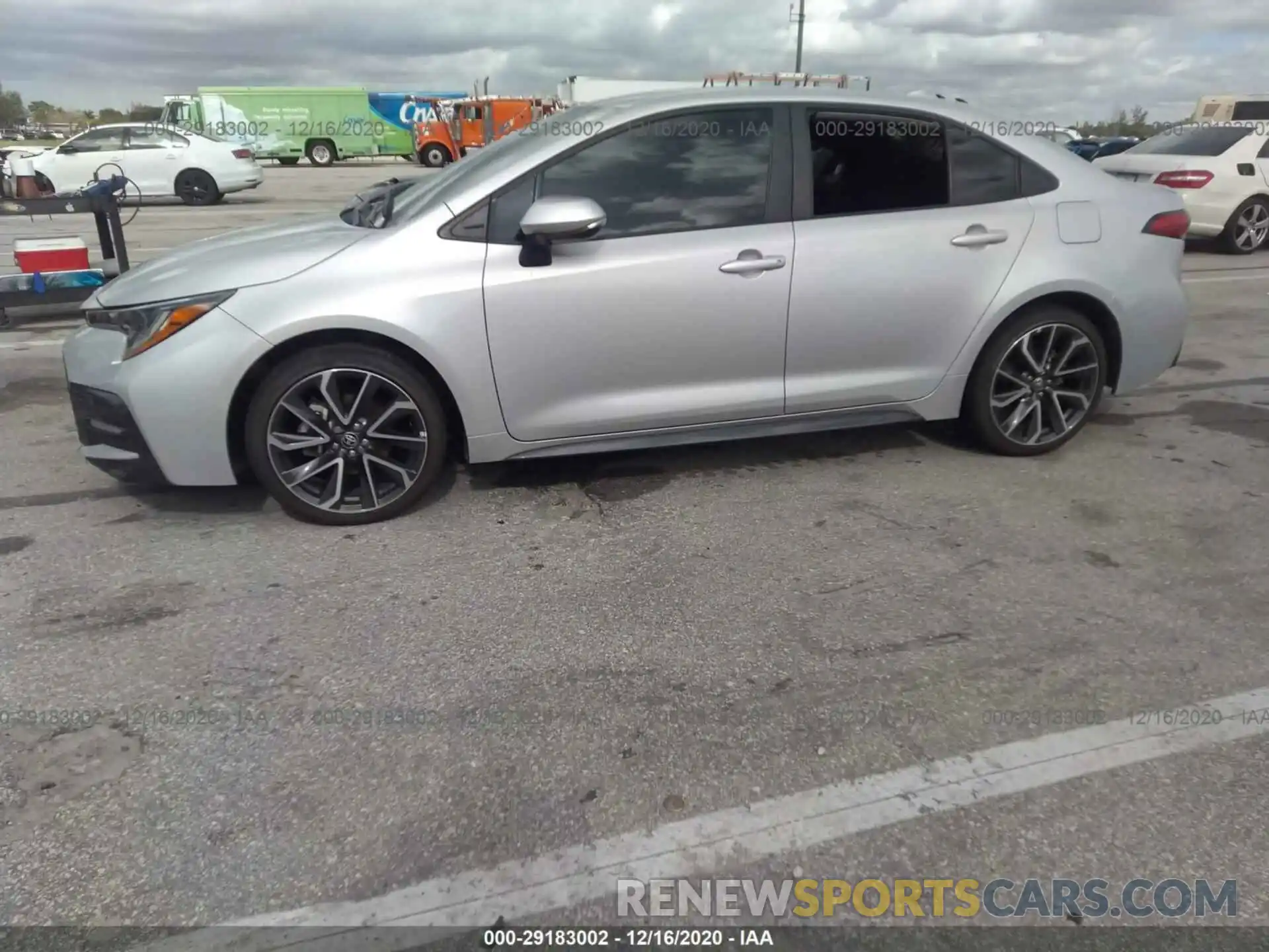 2 Photograph of a damaged car 5YFS4RCE6LP035127 TOYOTA COROLLA 2020