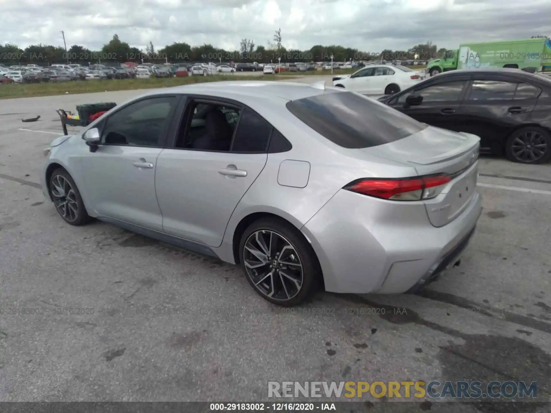 3 Photograph of a damaged car 5YFS4RCE6LP035127 TOYOTA COROLLA 2020