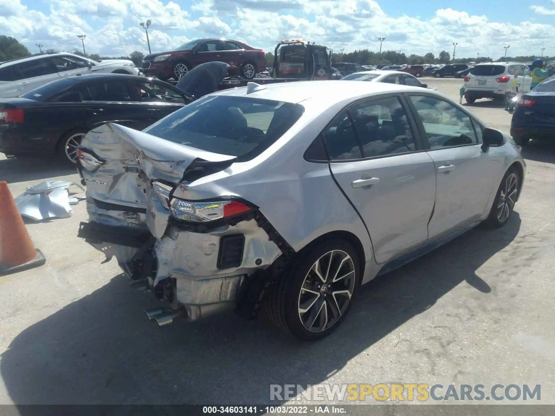 4 Photograph of a damaged car 5YFS4RCE6LP036665 TOYOTA COROLLA 2020