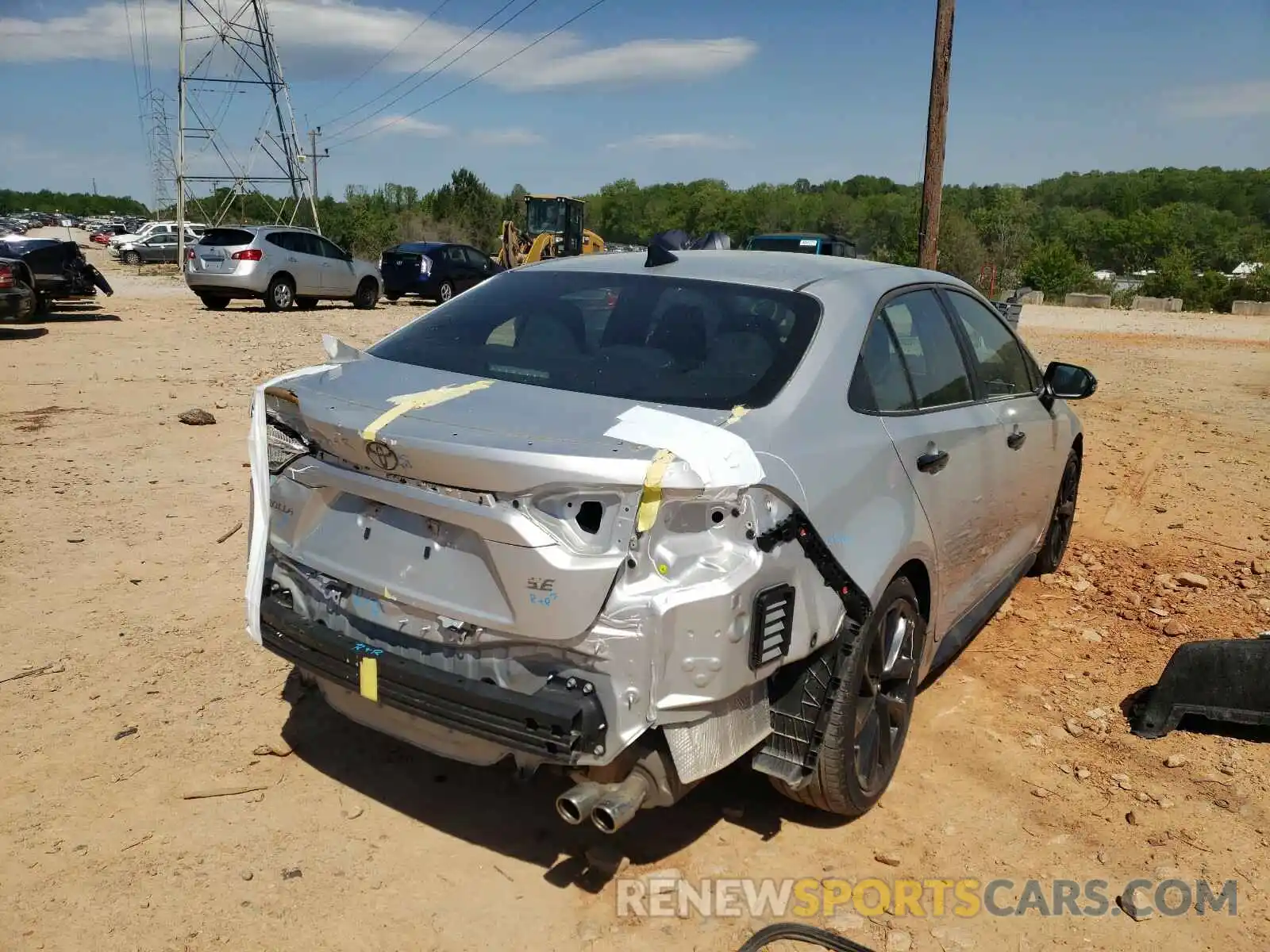 4 Photograph of a damaged car 5YFS4RCE6LP037377 TOYOTA COROLLA 2020