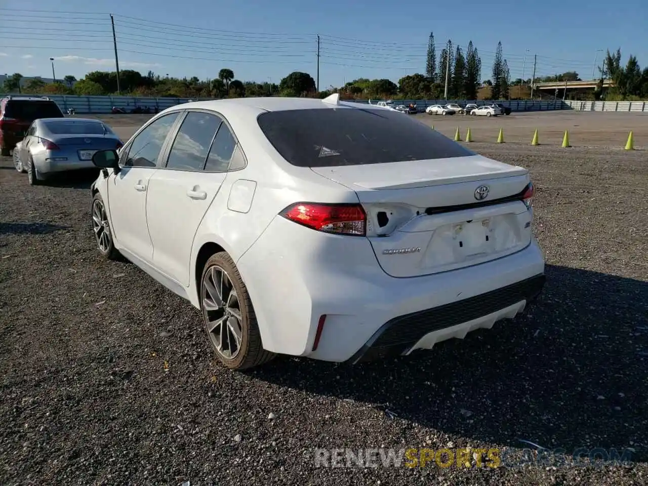 3 Photograph of a damaged car 5YFS4RCE6LP037556 TOYOTA COROLLA 2020