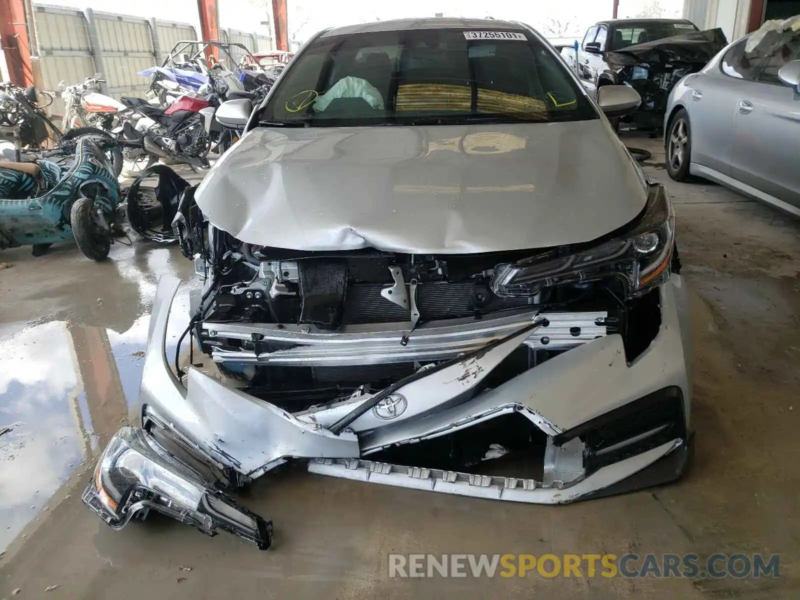 9 Photograph of a damaged car 5YFS4RCE6LP037721 TOYOTA COROLLA 2020