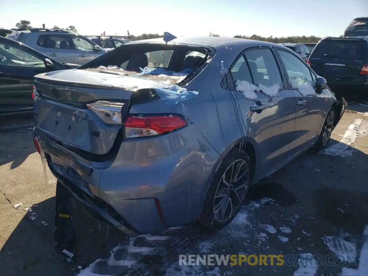 4 Photograph of a damaged car 5YFS4RCE6LP039596 TOYOTA COROLLA 2020