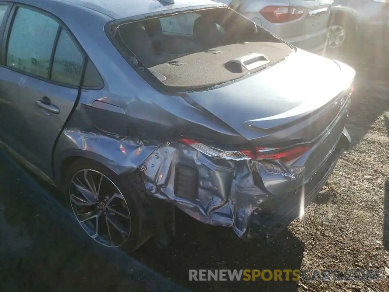 9 Photograph of a damaged car 5YFS4RCE6LP039744 TOYOTA COROLLA 2020