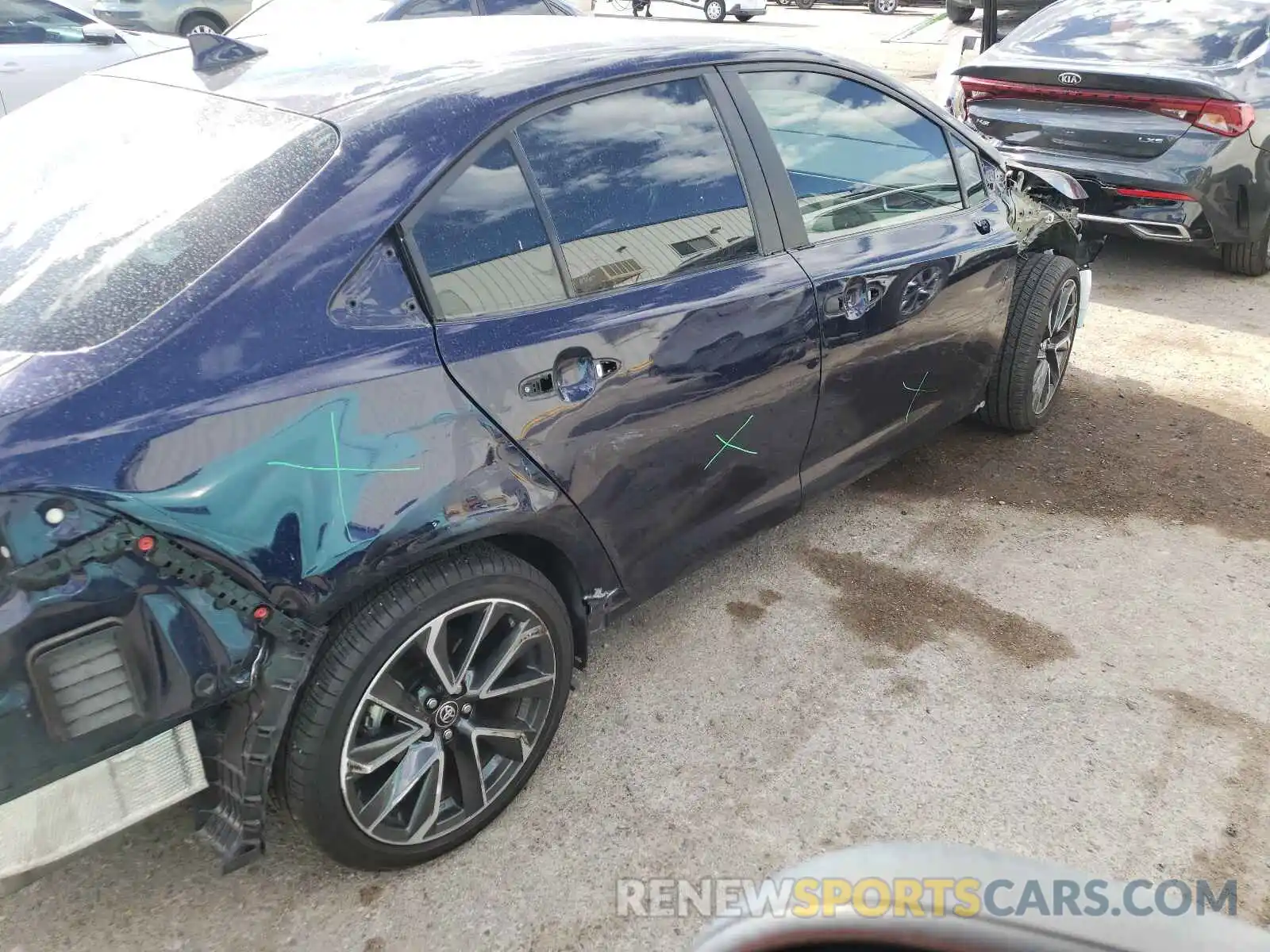 9 Photograph of a damaged car 5YFS4RCE6LP039842 TOYOTA COROLLA 2020