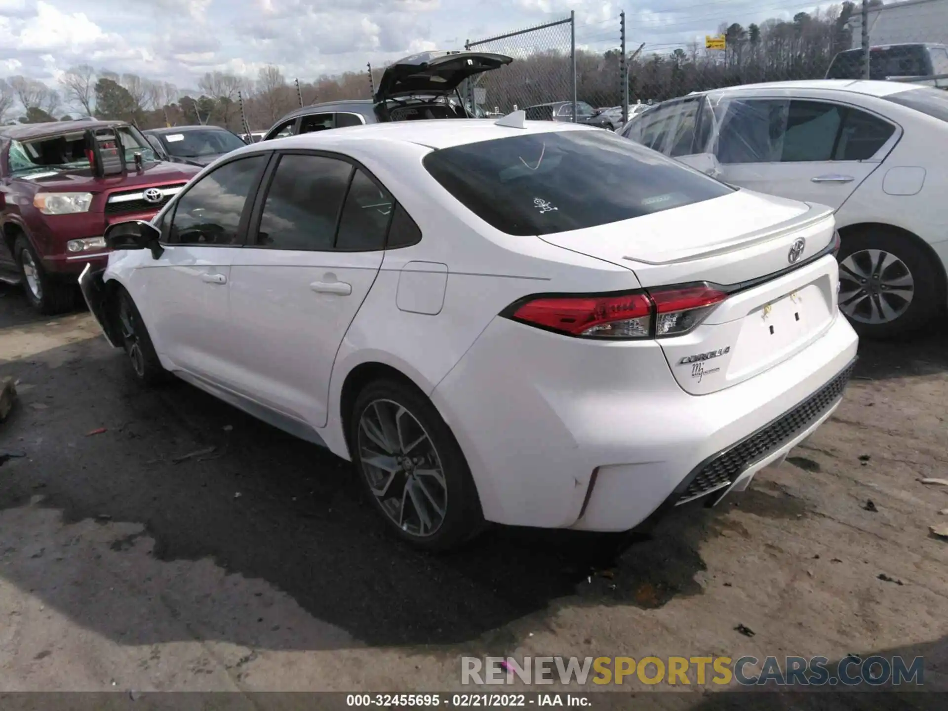 3 Photograph of a damaged car 5YFS4RCE6LP041672 TOYOTA COROLLA 2020