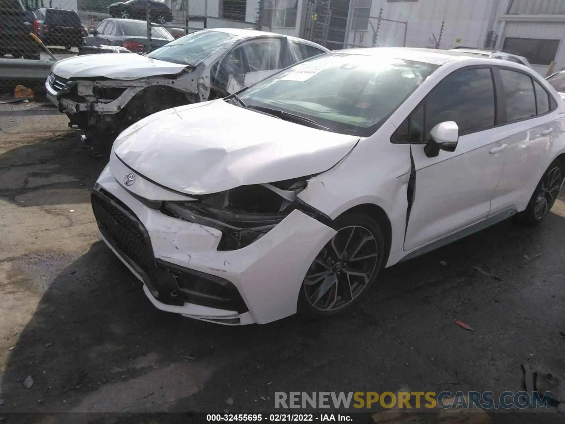 6 Photograph of a damaged car 5YFS4RCE6LP041672 TOYOTA COROLLA 2020