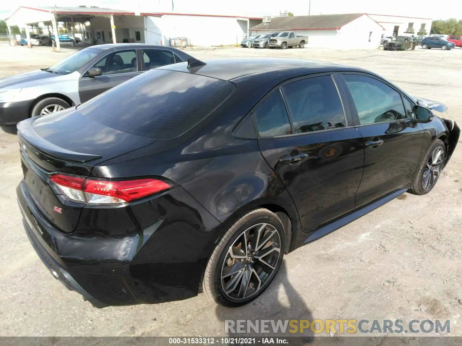 4 Photograph of a damaged car 5YFS4RCE6LP043325 TOYOTA COROLLA 2020