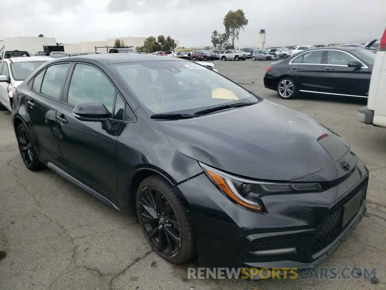 1 Photograph of a damaged car 5YFS4RCE6LP045320 TOYOTA COROLLA 2020