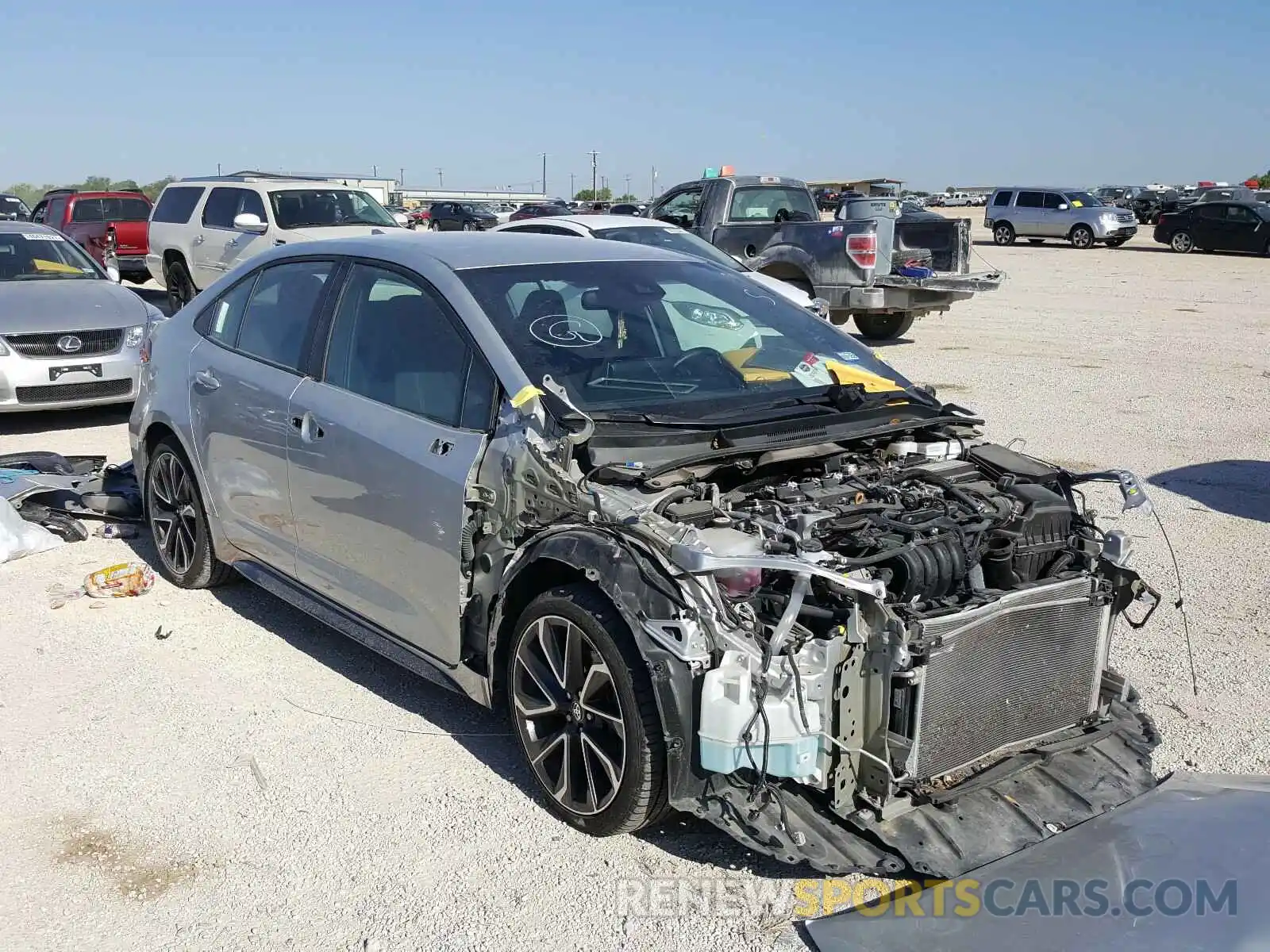 1 Photograph of a damaged car 5YFS4RCE6LP046113 TOYOTA COROLLA 2020