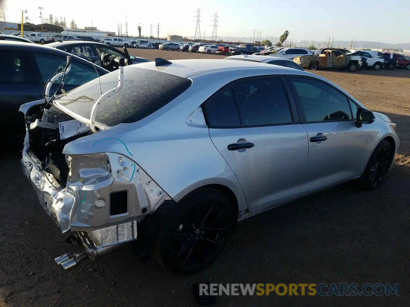 4 Photograph of a damaged car 5YFS4RCE6LP046824 TOYOTA COROLLA 2020