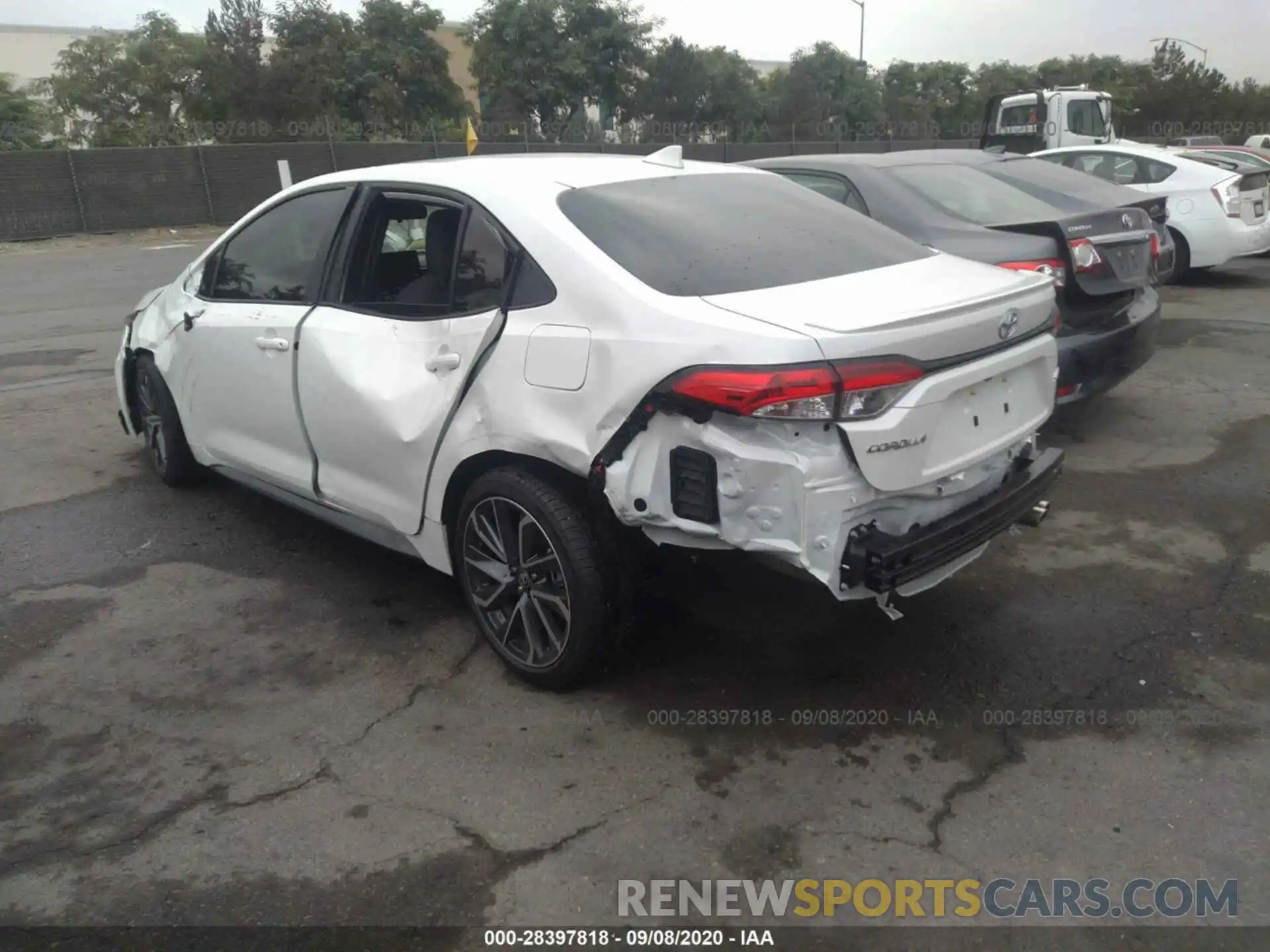 3 Photograph of a damaged car 5YFS4RCE6LP047715 TOYOTA COROLLA 2020