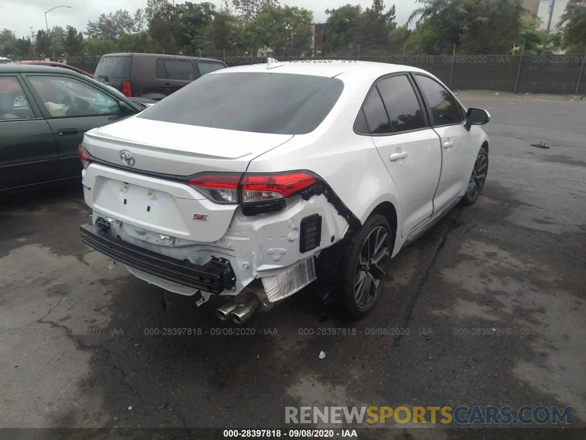 4 Photograph of a damaged car 5YFS4RCE6LP047715 TOYOTA COROLLA 2020