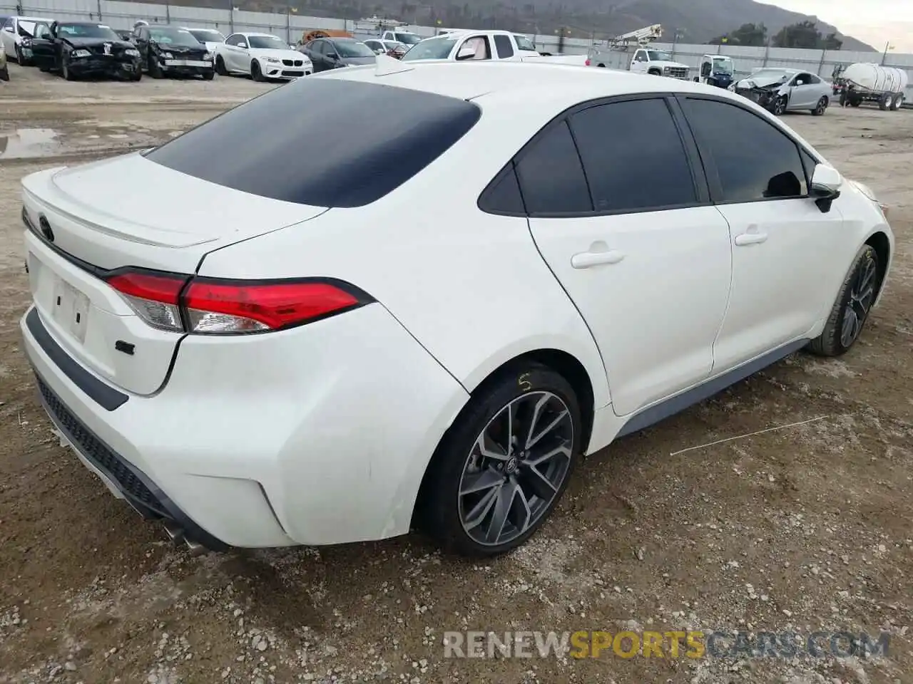 4 Photograph of a damaged car 5YFS4RCE6LP048346 TOYOTA COROLLA 2020