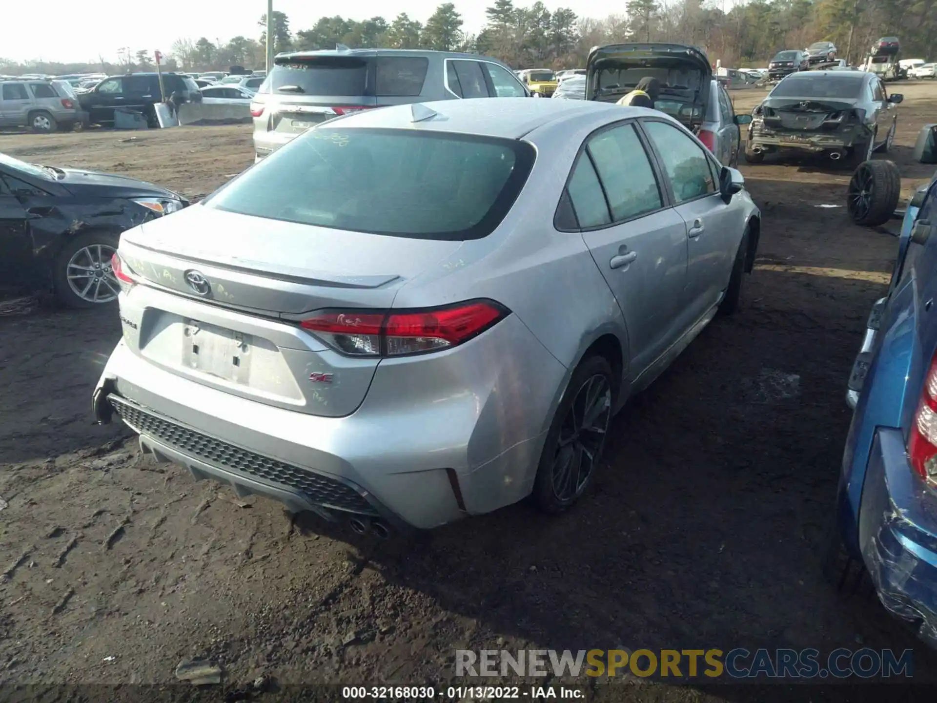 4 Photograph of a damaged car 5YFS4RCE6LP049786 TOYOTA COROLLA 2020