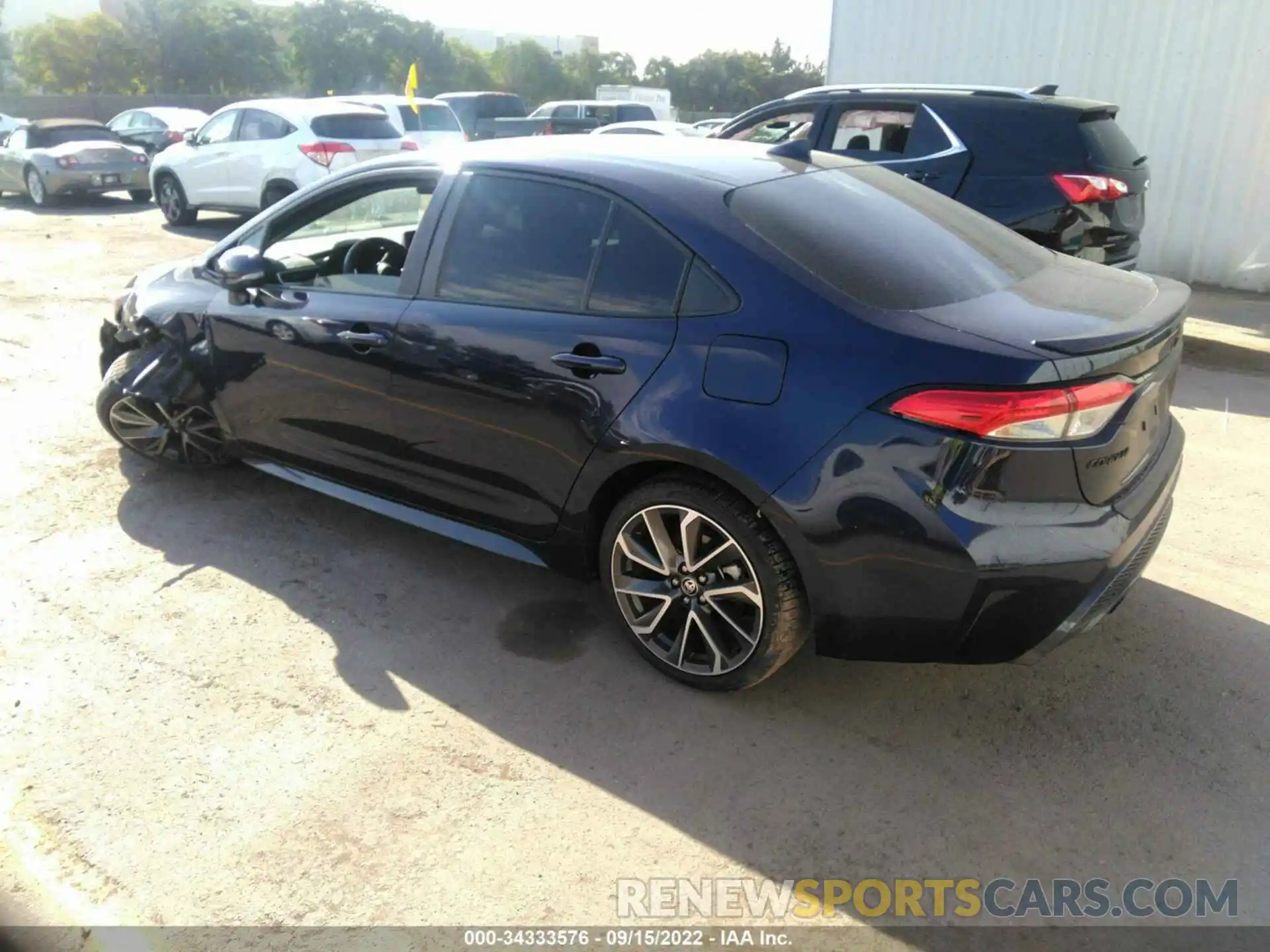 3 Photograph of a damaged car 5YFS4RCE6LP050520 TOYOTA COROLLA 2020