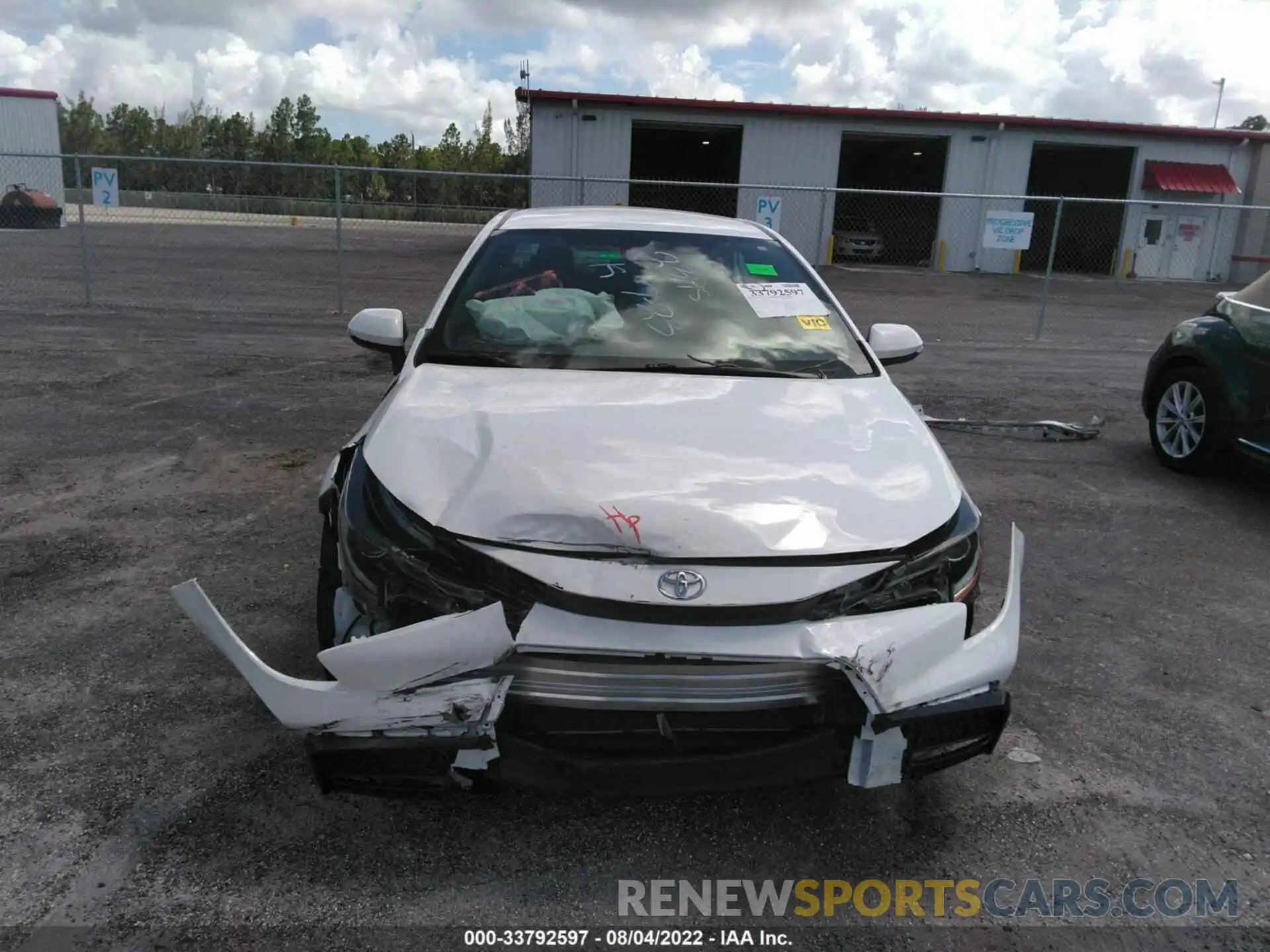 6 Photograph of a damaged car 5YFS4RCE6LP052395 TOYOTA COROLLA 2020