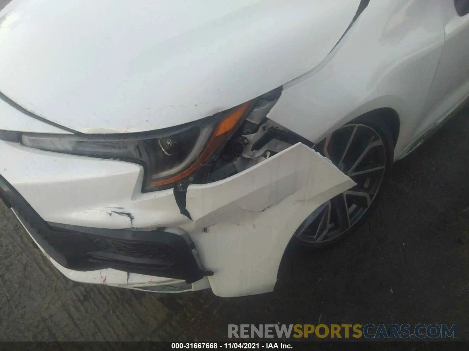 6 Photograph of a damaged car 5YFS4RCE6LP054440 TOYOTA COROLLA 2020