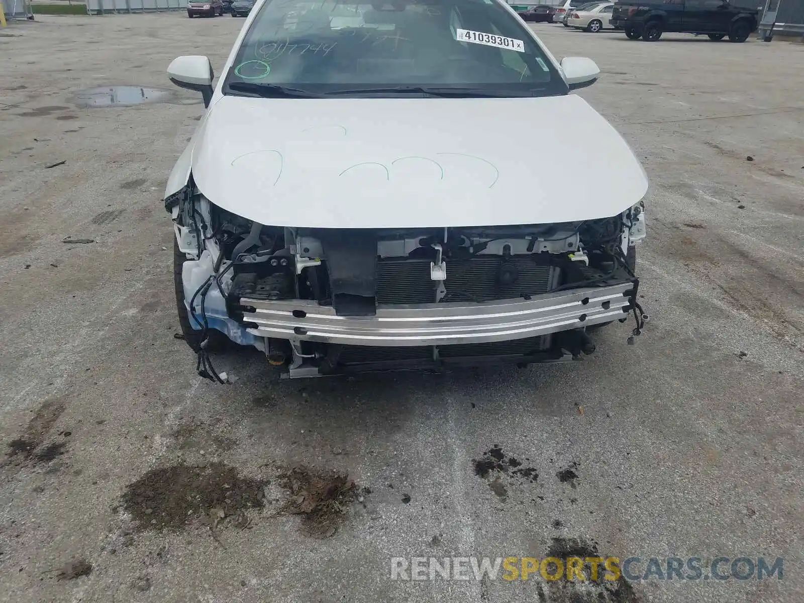 9 Photograph of a damaged car 5YFS4RCE6LP055944 TOYOTA COROLLA 2020