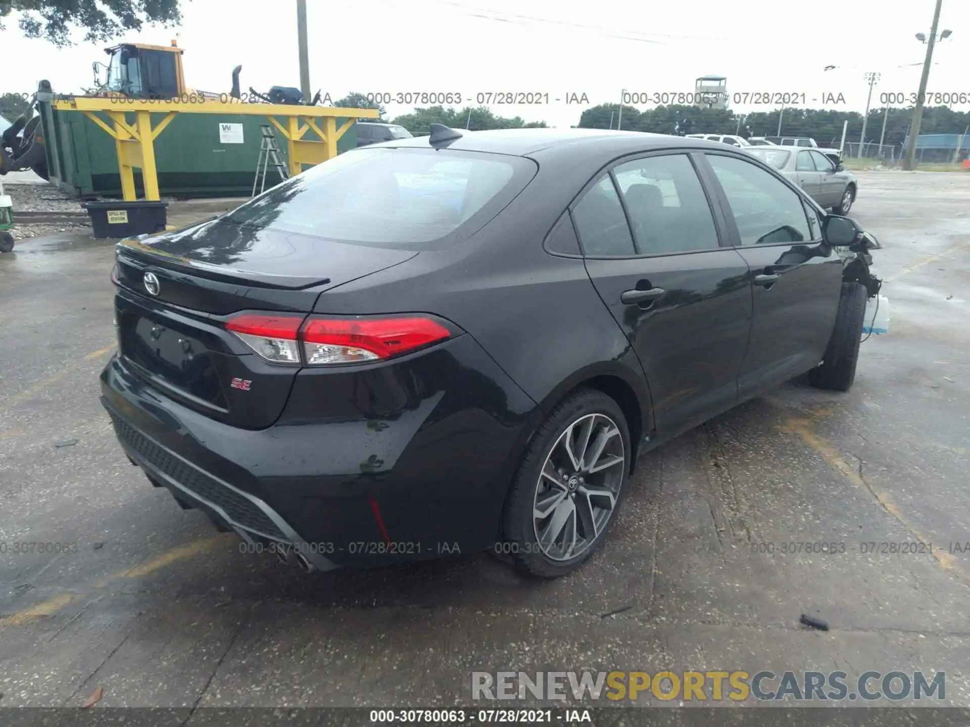 4 Photograph of a damaged car 5YFS4RCE6LP056771 TOYOTA COROLLA 2020