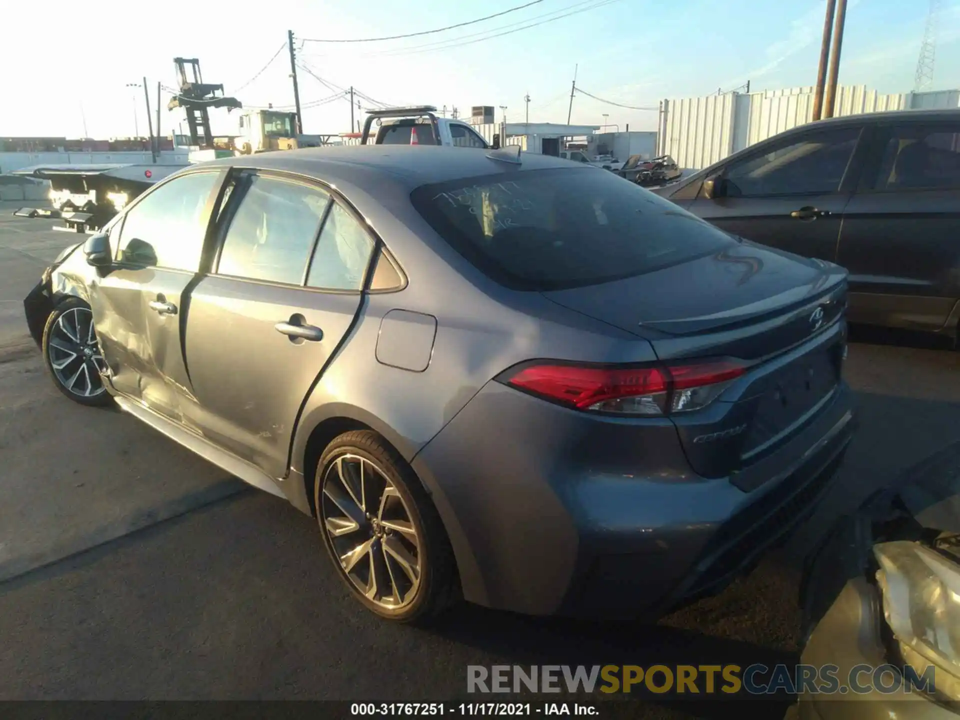 3 Photograph of a damaged car 5YFS4RCE6LP057239 TOYOTA COROLLA 2020