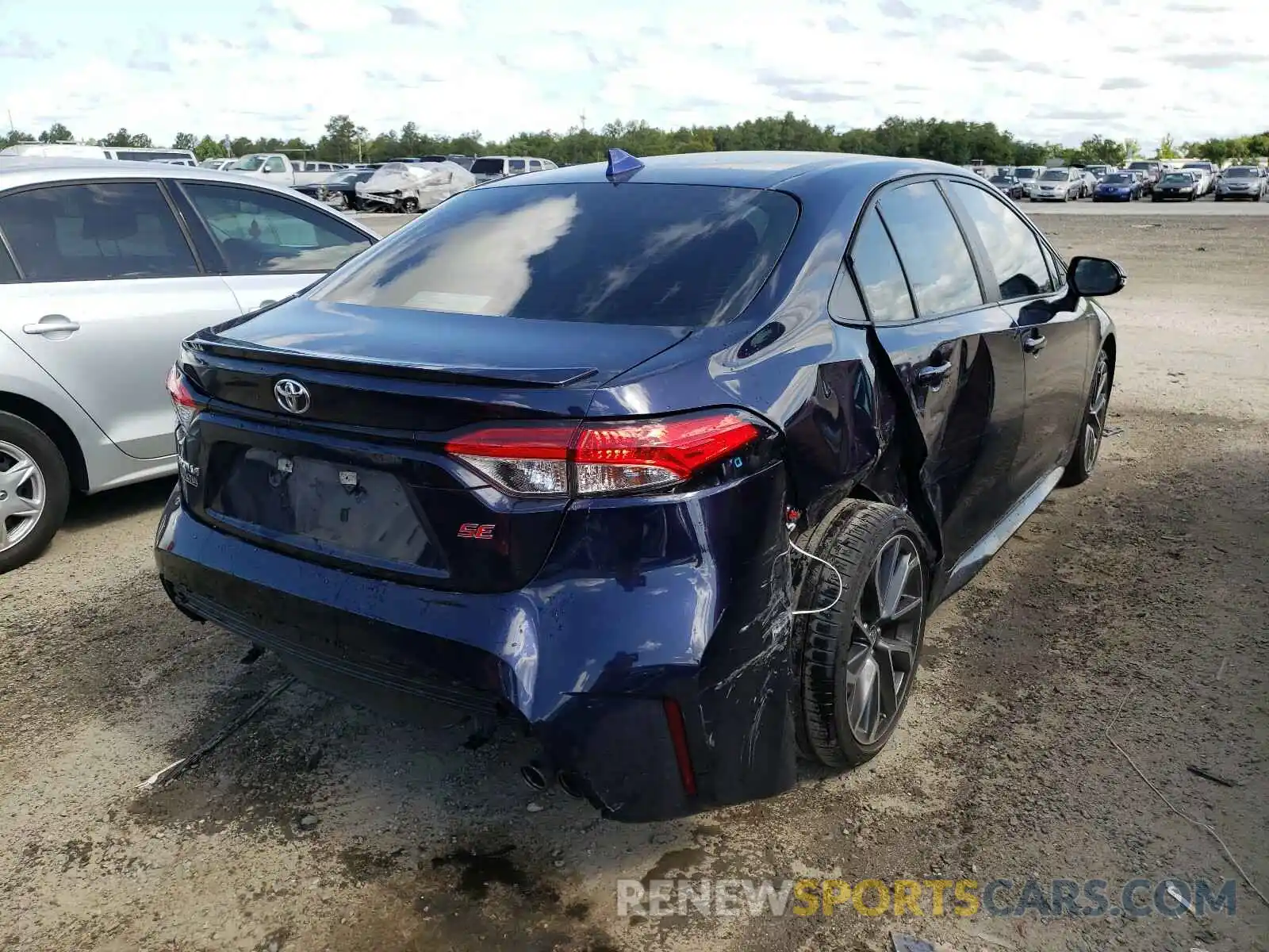 4 Photograph of a damaged car 5YFS4RCE7LP001682 TOYOTA COROLLA 2020