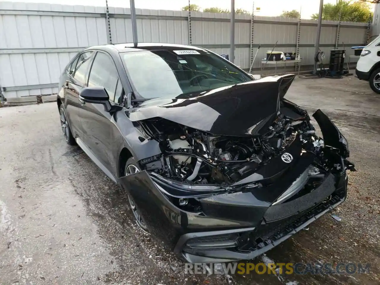 1 Photograph of a damaged car 5YFS4RCE7LP008325 TOYOTA COROLLA 2020