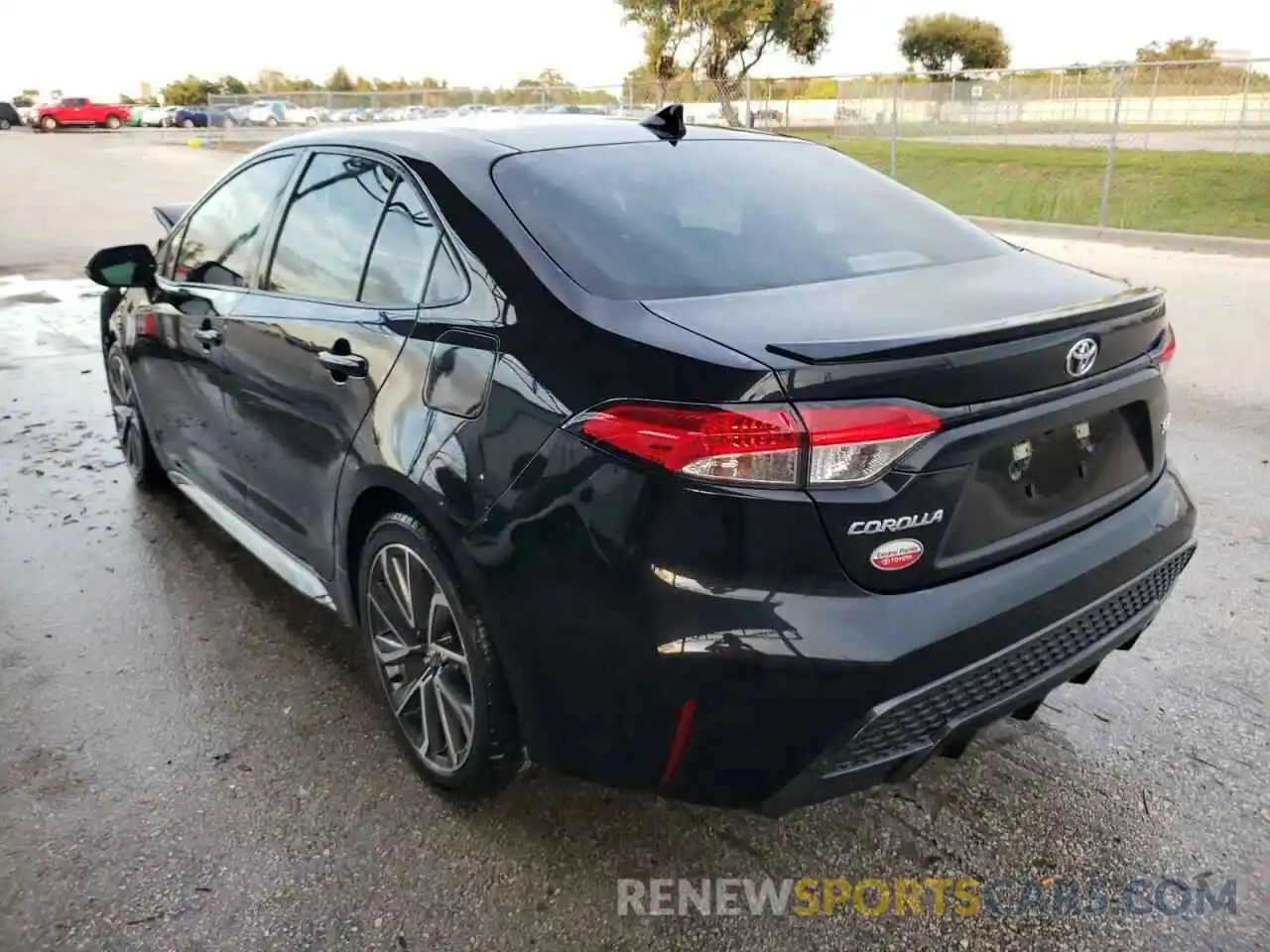 3 Photograph of a damaged car 5YFS4RCE7LP008325 TOYOTA COROLLA 2020