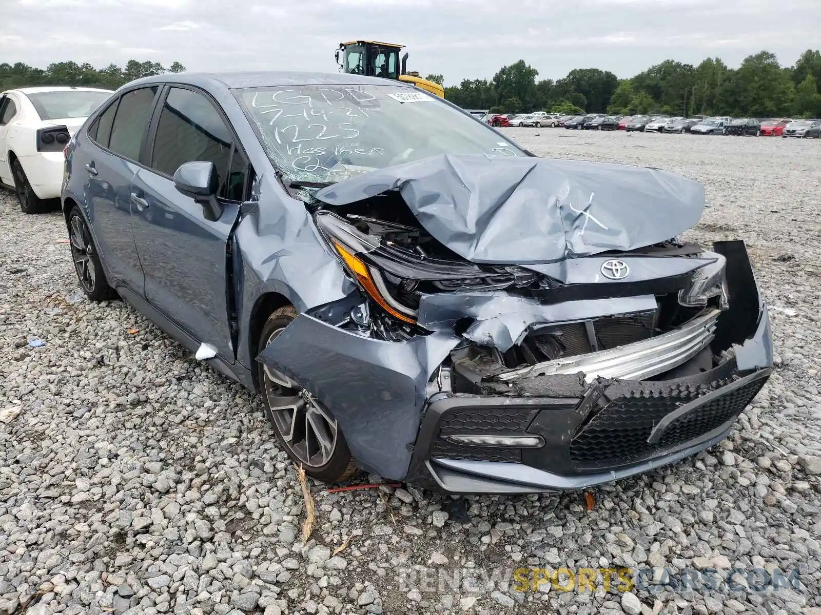 1 Photograph of a damaged car 5YFS4RCE7LP011225 TOYOTA COROLLA 2020