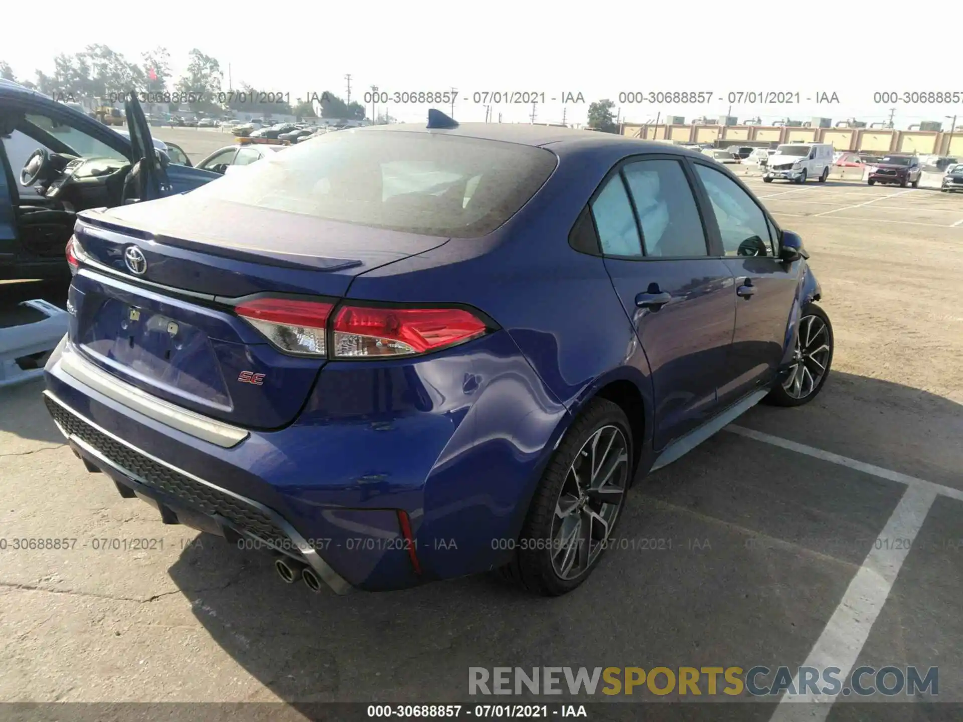 4 Photograph of a damaged car 5YFS4RCE7LP015100 TOYOTA COROLLA 2020