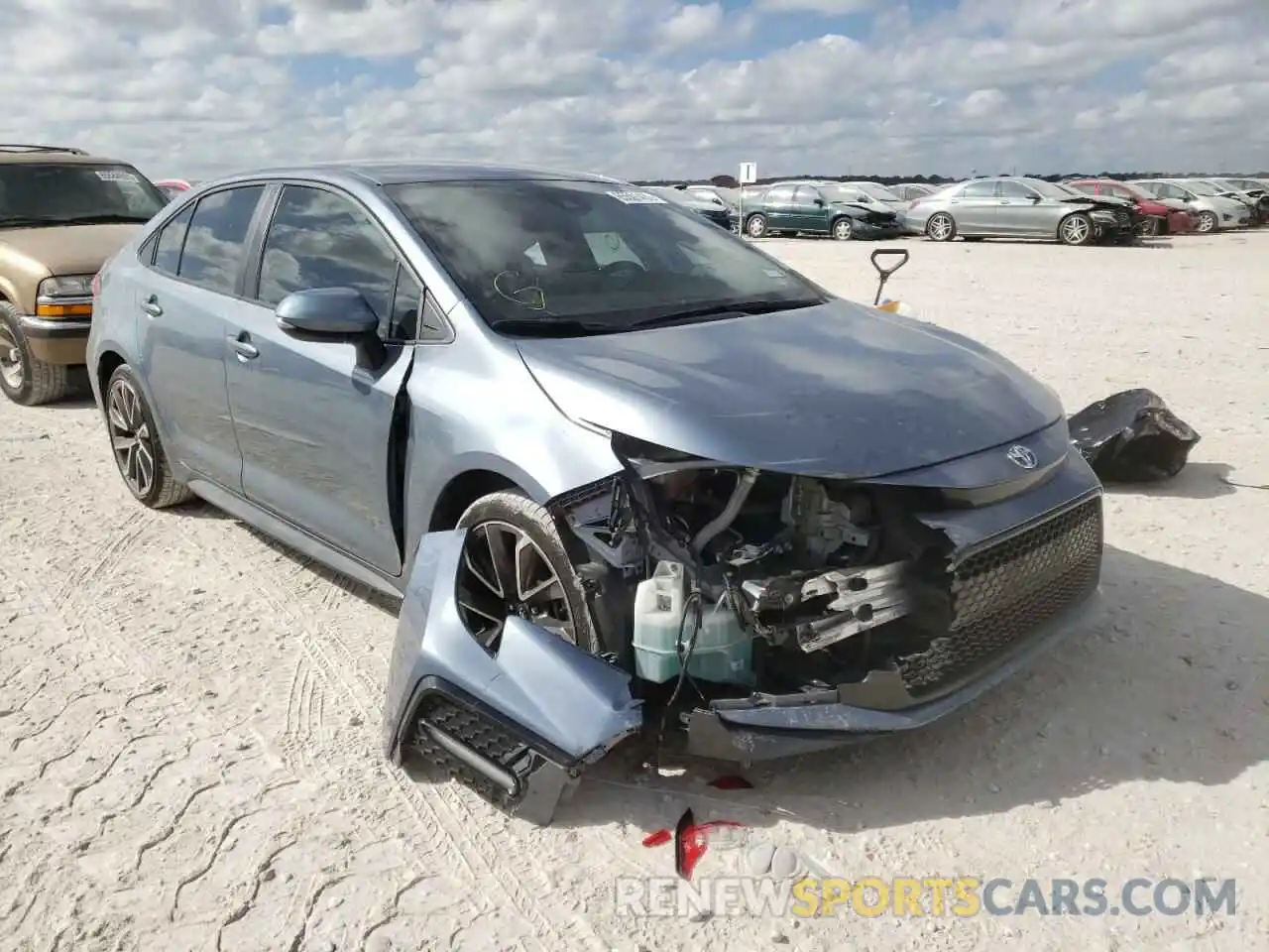 1 Photograph of a damaged car 5YFS4RCE7LP015372 TOYOTA COROLLA 2020