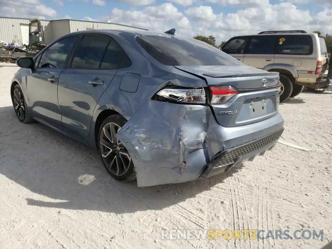 3 Photograph of a damaged car 5YFS4RCE7LP015372 TOYOTA COROLLA 2020