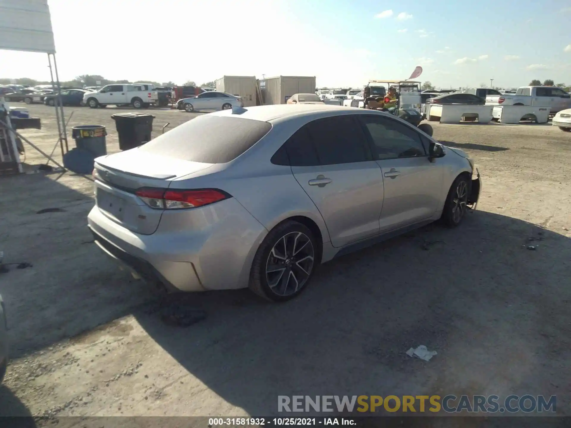 4 Photograph of a damaged car 5YFS4RCE7LP015582 TOYOTA COROLLA 2020