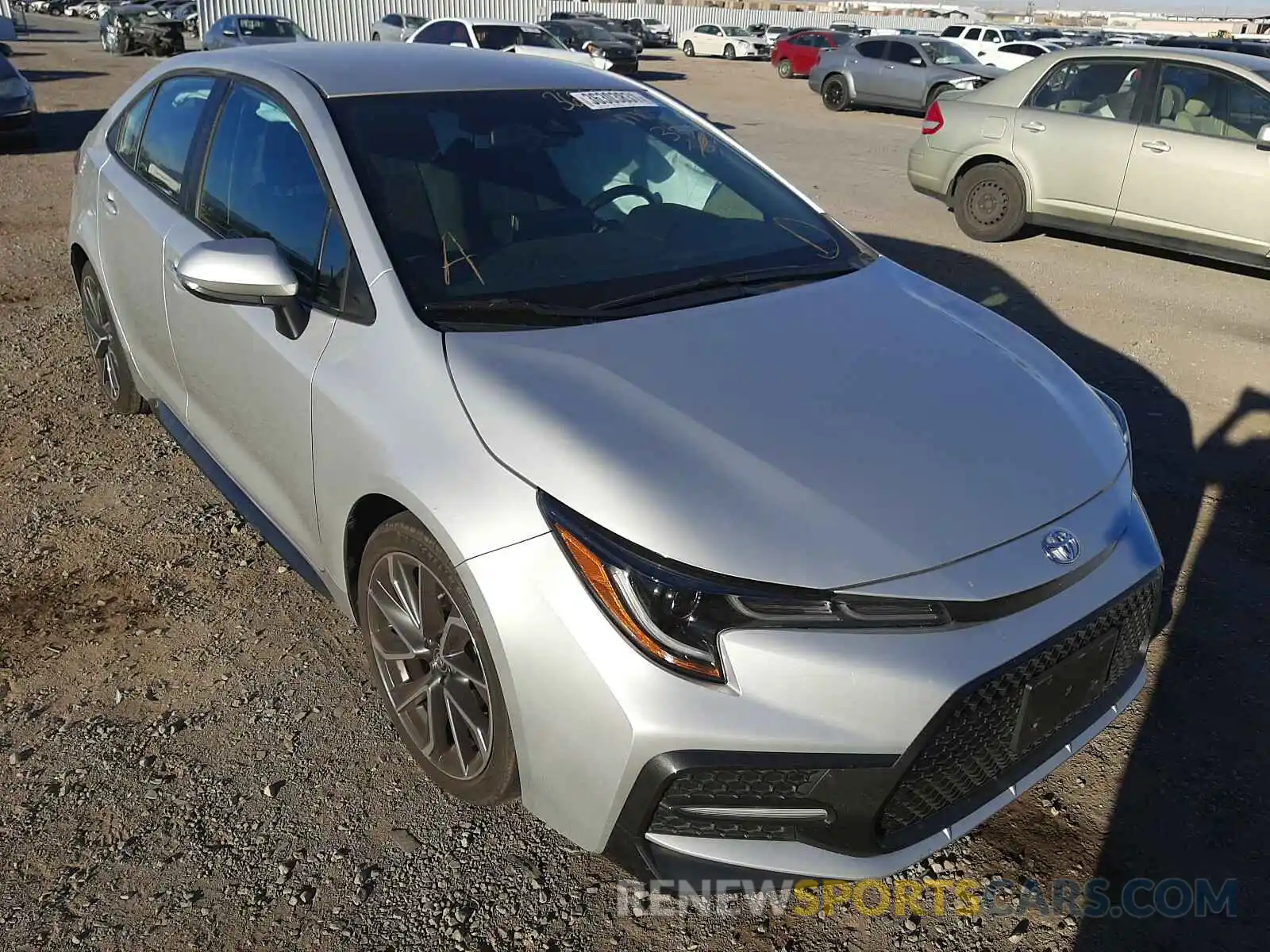 1 Photograph of a damaged car 5YFS4RCE7LP015680 TOYOTA COROLLA 2020