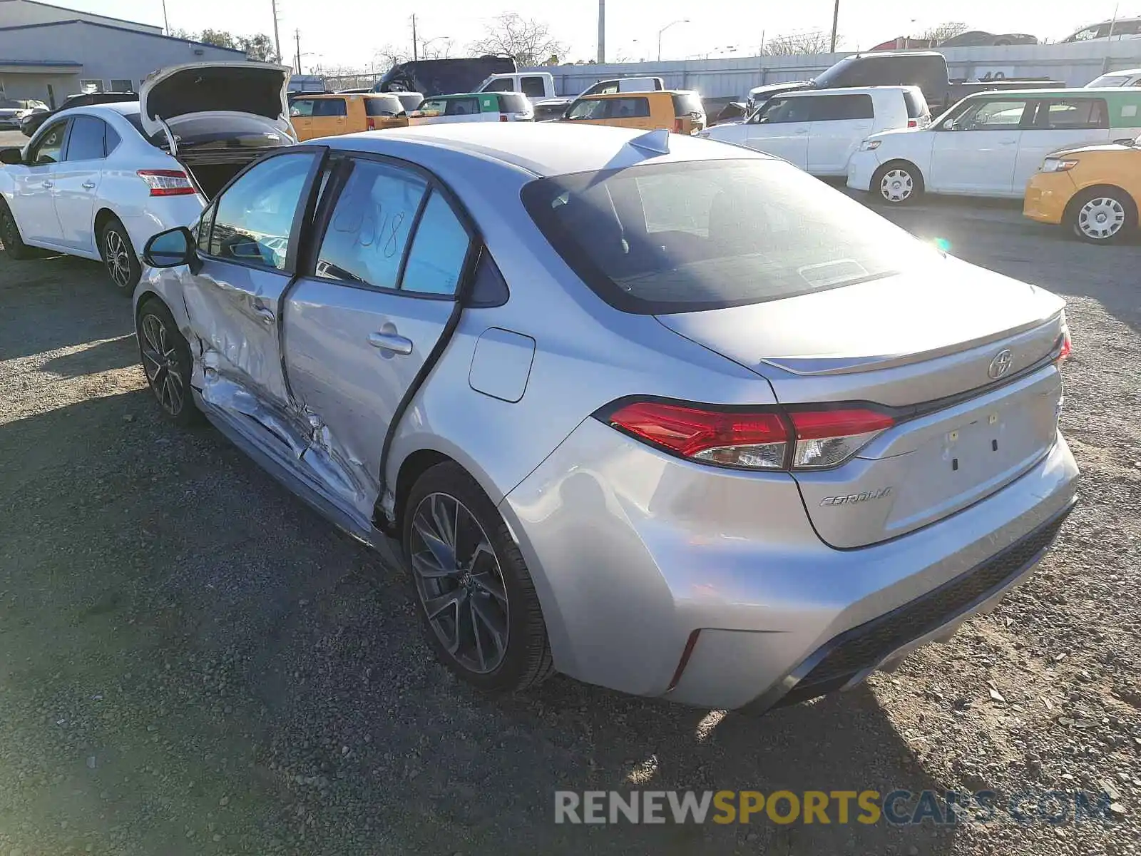 3 Photograph of a damaged car 5YFS4RCE7LP015680 TOYOTA COROLLA 2020