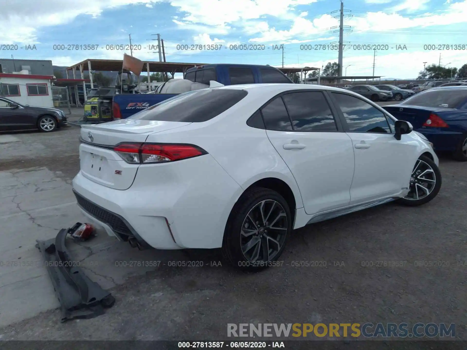 4 Photograph of a damaged car 5YFS4RCE7LP017347 TOYOTA COROLLA 2020