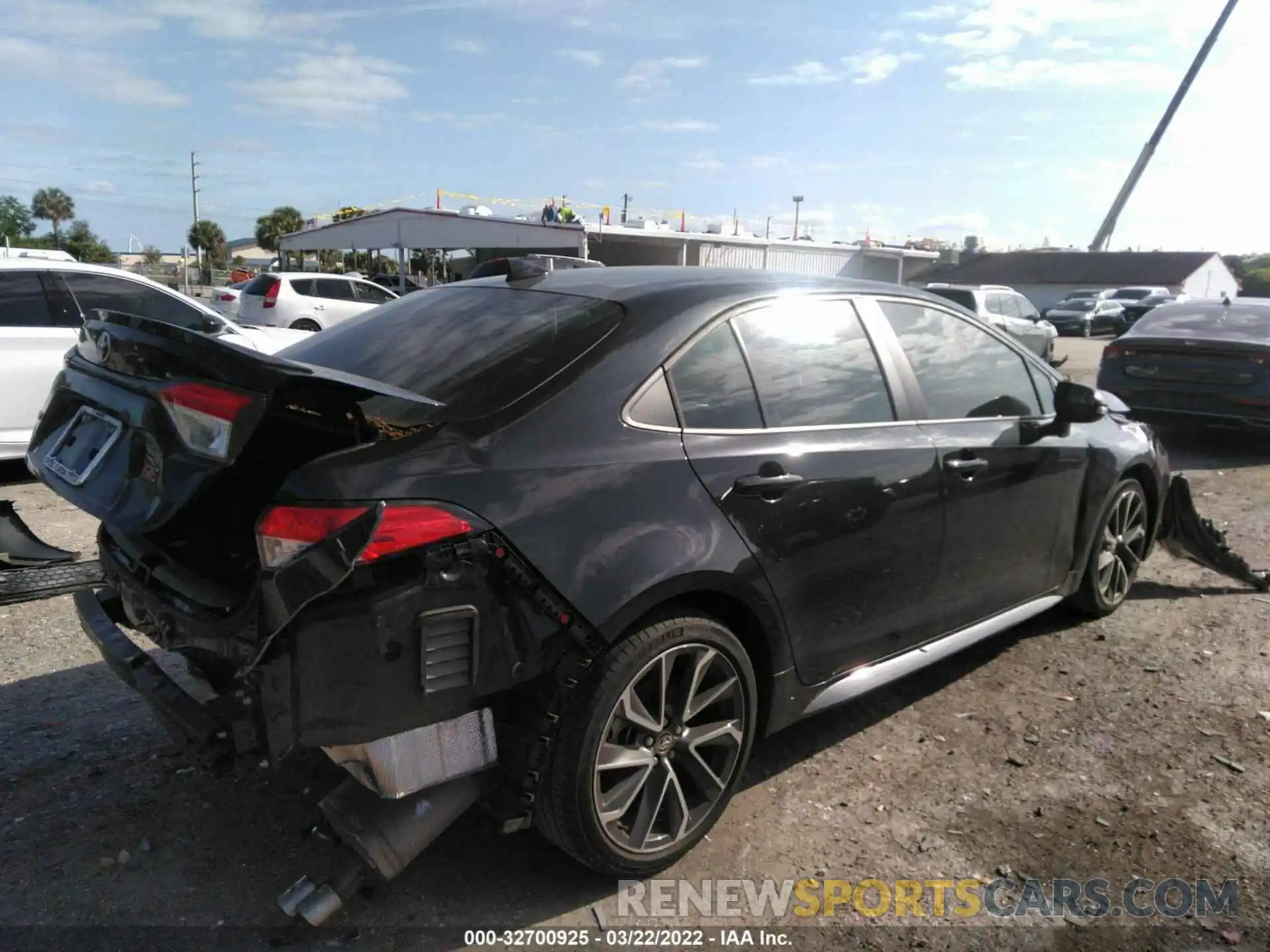 4 Photograph of a damaged car 5YFS4RCE7LP018871 TOYOTA COROLLA 2020