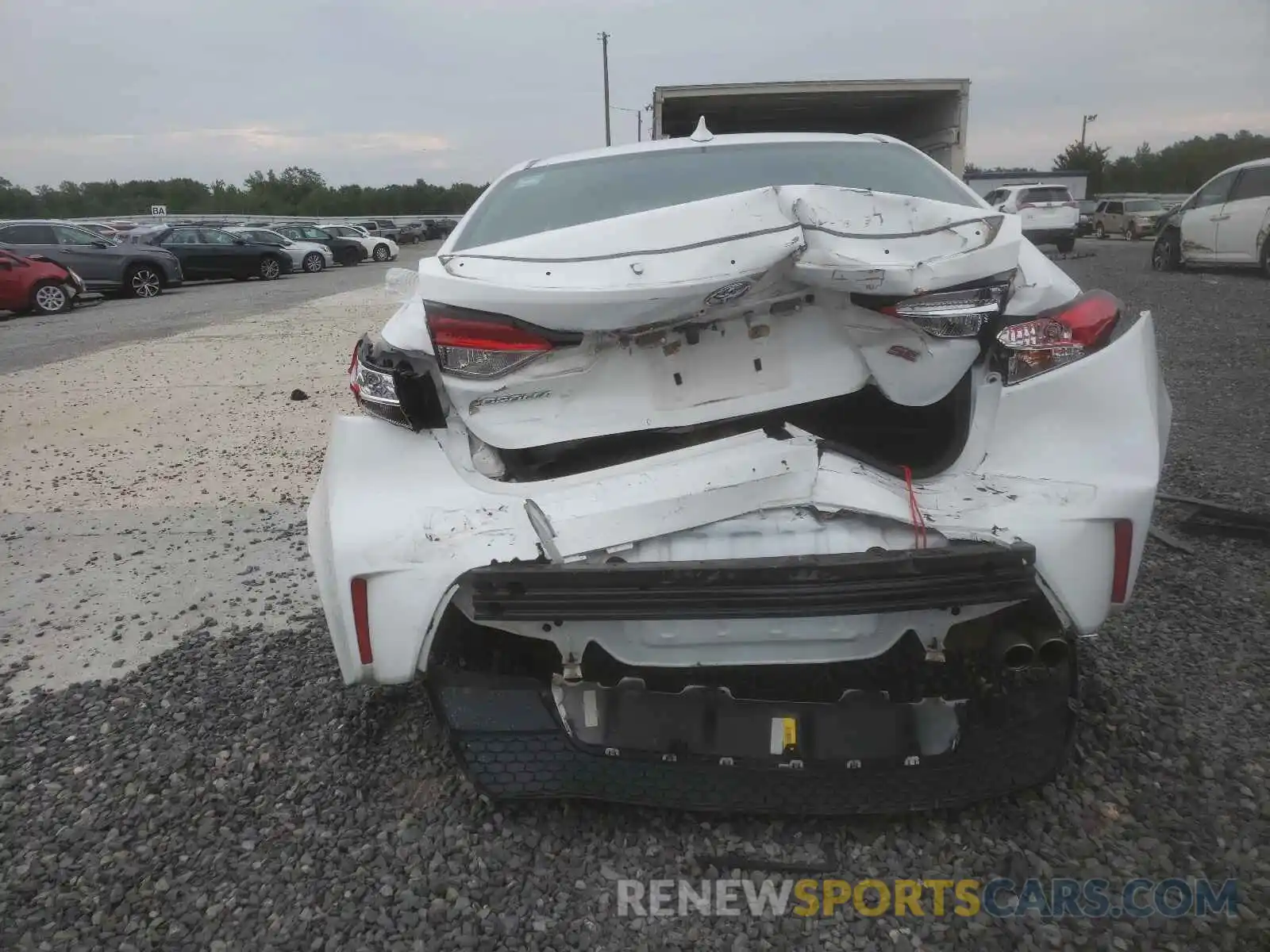 9 Photograph of a damaged car 5YFS4RCE7LP021091 TOYOTA COROLLA 2020