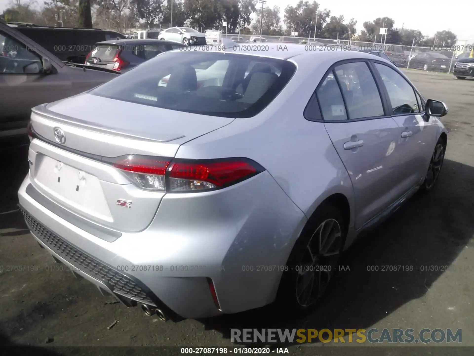 4 Photograph of a damaged car 5YFS4RCE7LP021852 TOYOTA COROLLA 2020