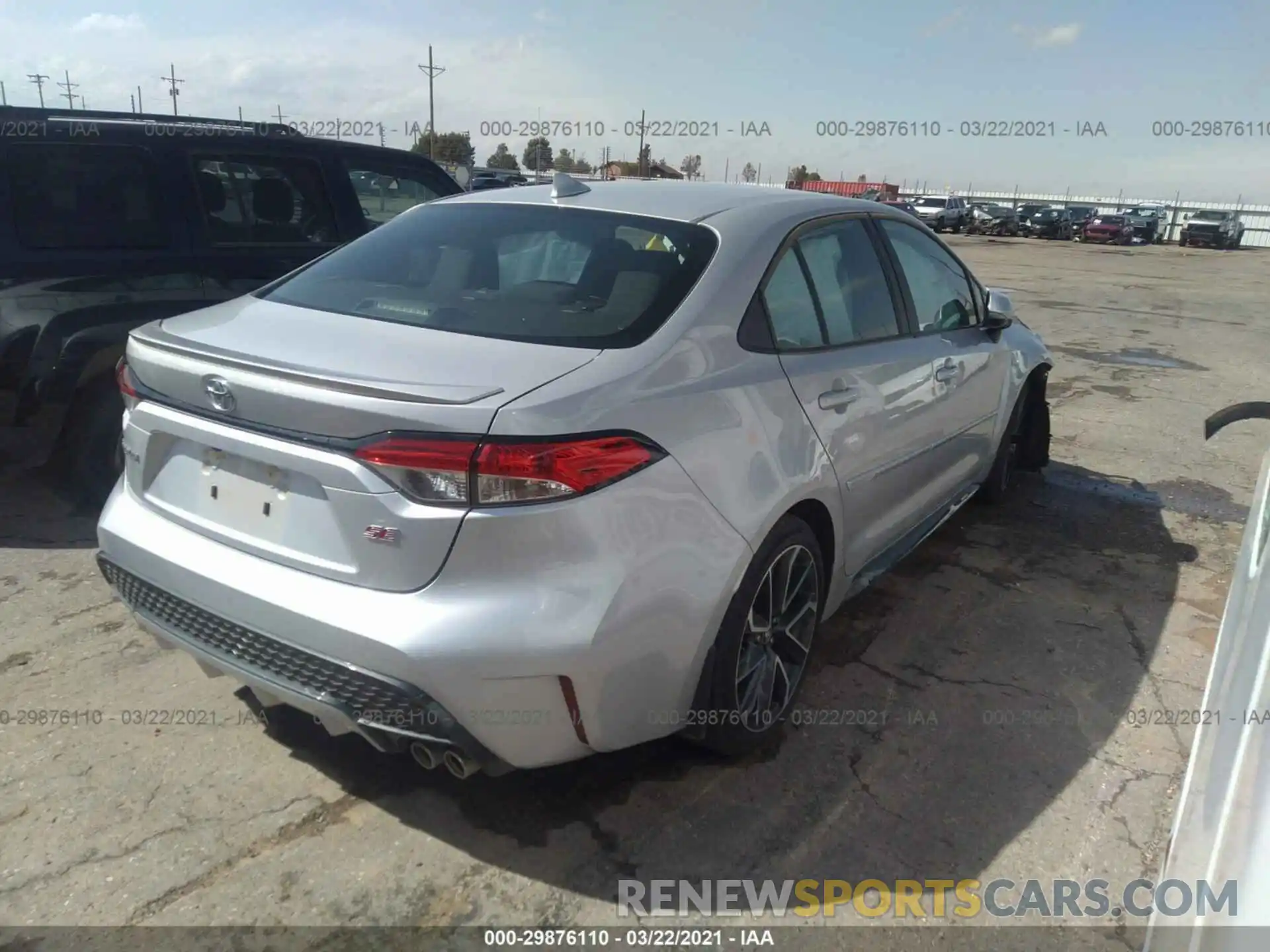 4 Photograph of a damaged car 5YFS4RCE7LP025397 TOYOTA COROLLA 2020