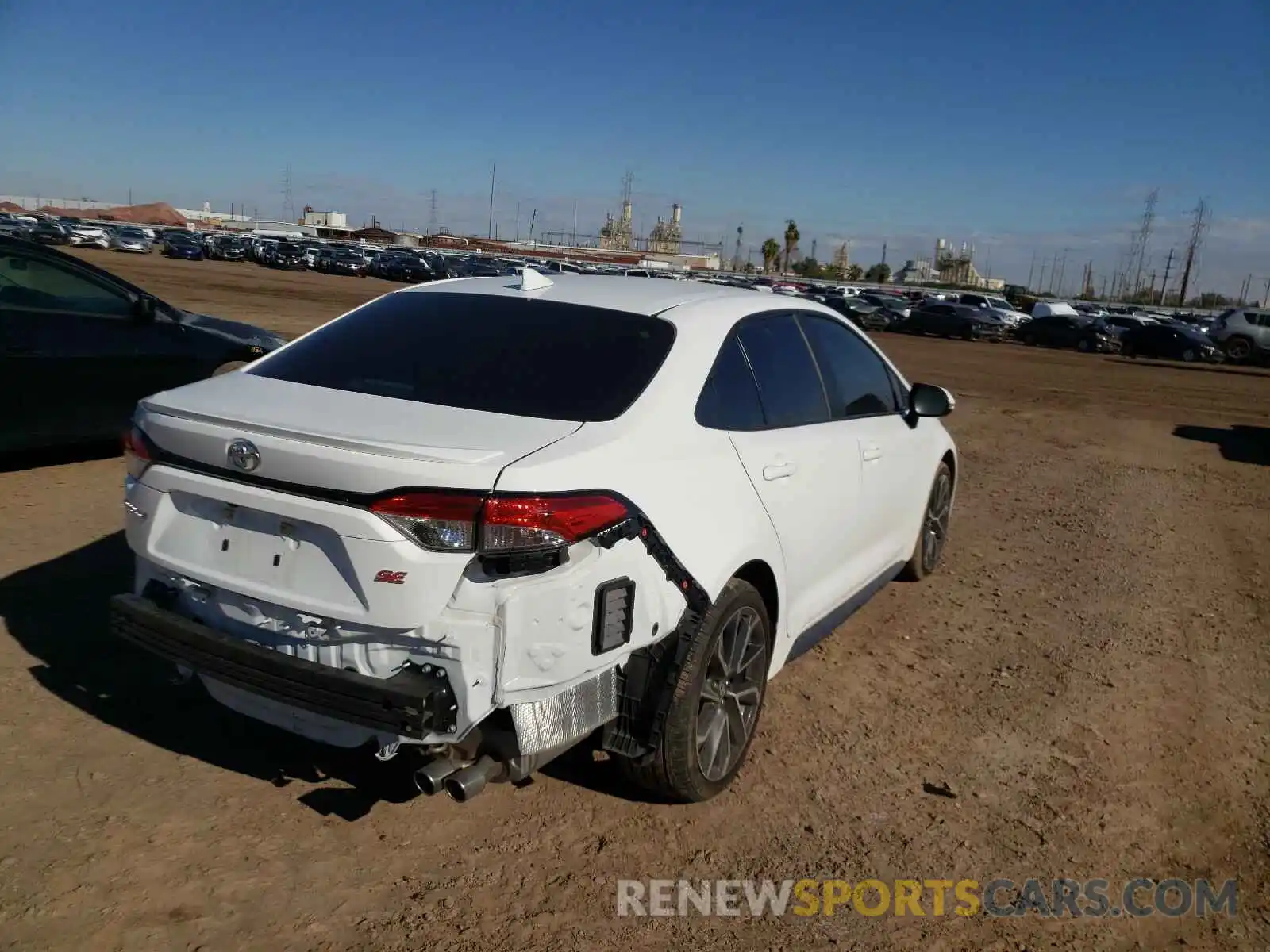 4 Photograph of a damaged car 5YFS4RCE7LP025559 TOYOTA COROLLA 2020