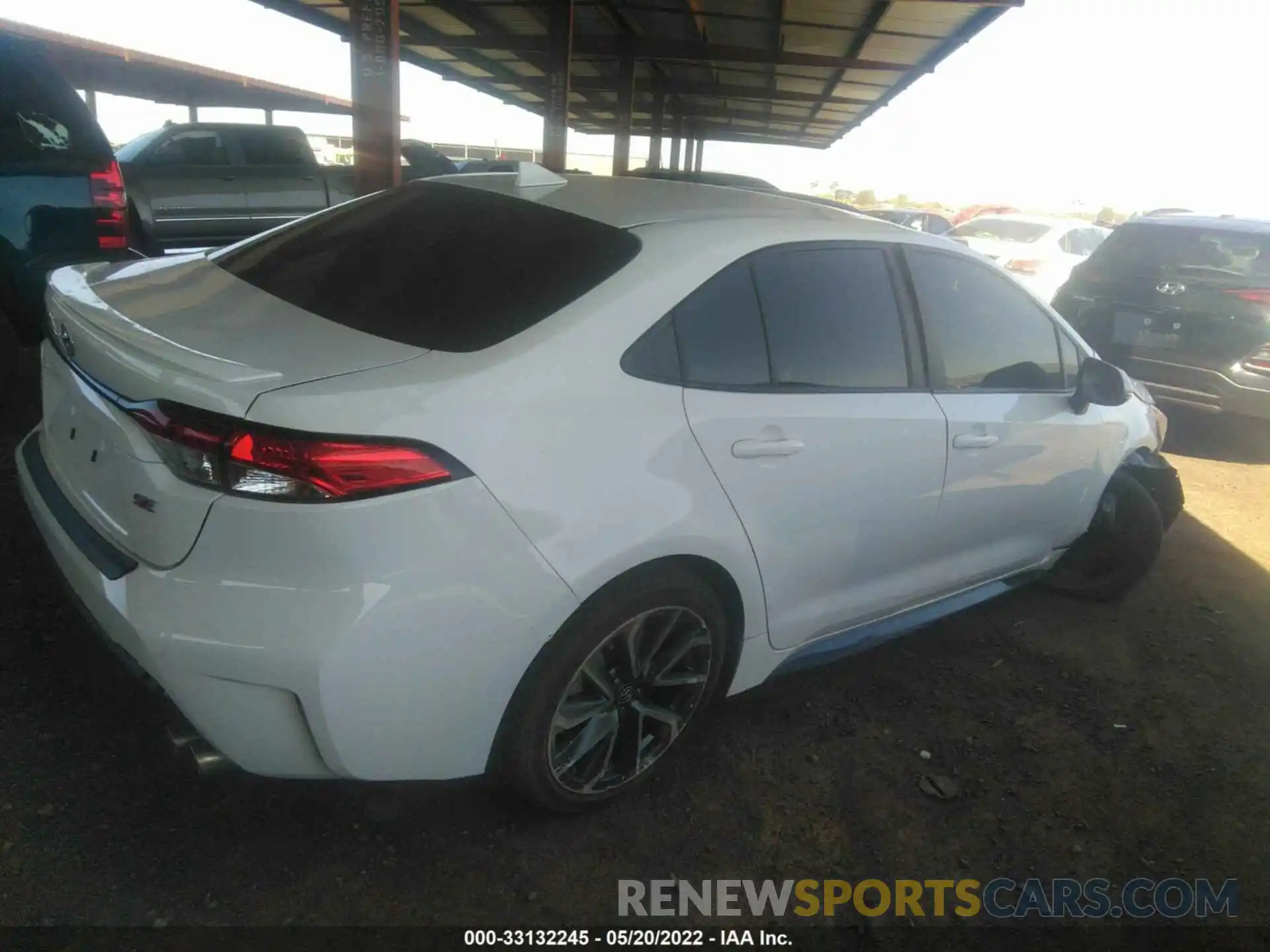 4 Photograph of a damaged car 5YFS4RCE7LP026016 TOYOTA COROLLA 2020