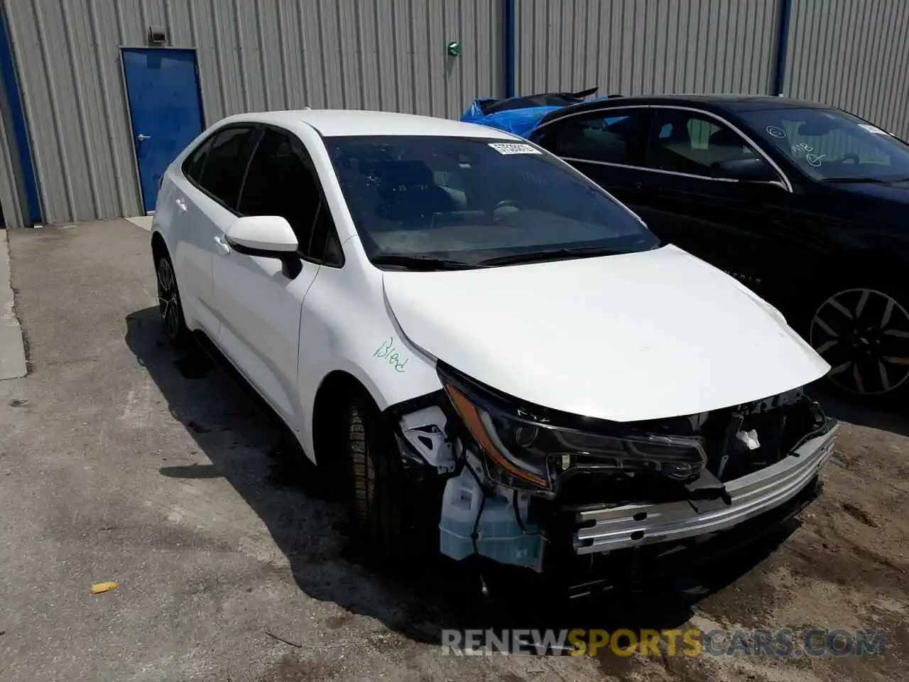 1 Photograph of a damaged car 5YFS4RCE7LP026243 TOYOTA COROLLA 2020