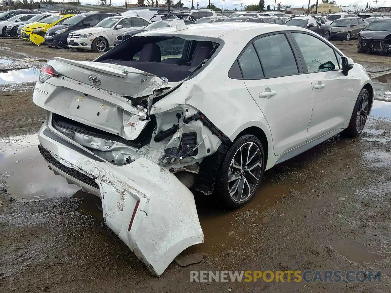 4 Photograph of a damaged car 5YFS4RCE7LP026551 TOYOTA COROLLA 2020