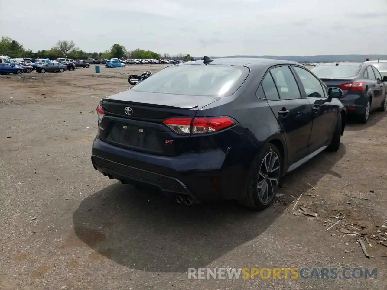 4 Photograph of a damaged car 5YFS4RCE7LP030728 TOYOTA COROLLA 2020