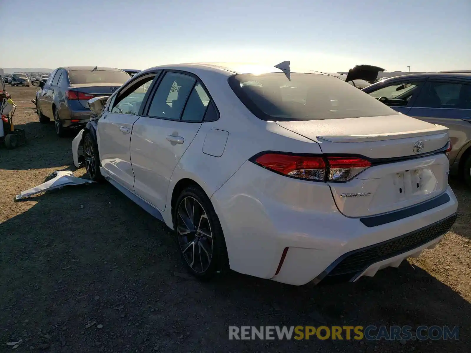 3 Photograph of a damaged car 5YFS4RCE7LP032656 TOYOTA COROLLA 2020