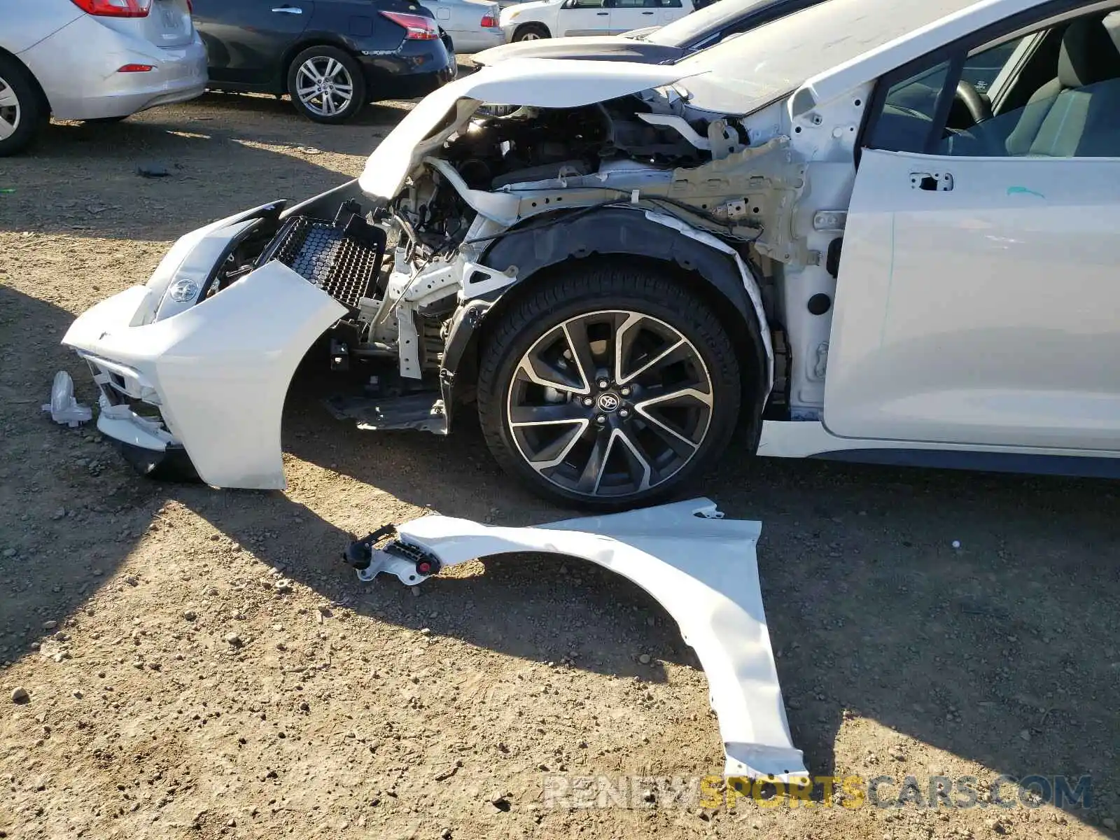 9 Photograph of a damaged car 5YFS4RCE7LP032656 TOYOTA COROLLA 2020